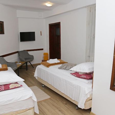 Guesthouse Casa Baciu ซีบิว ภายนอก รูปภาพ