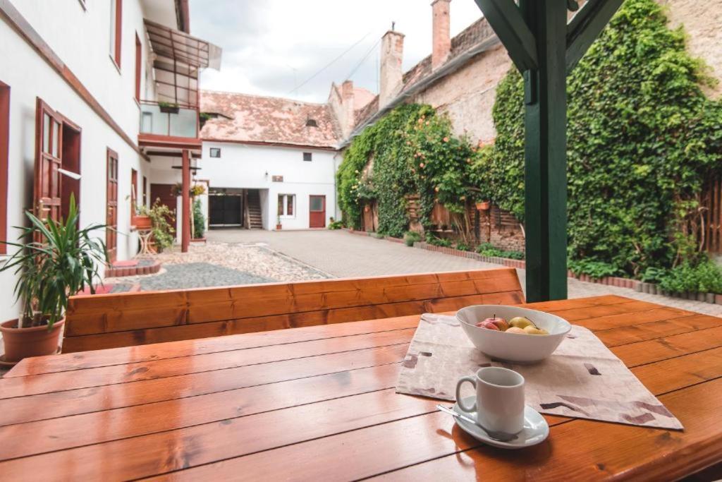 Guesthouse Casa Baciu ซีบิว ภายนอก รูปภาพ