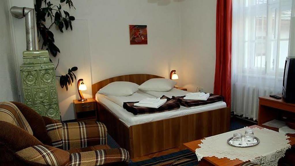 Guesthouse Casa Baciu ซีบิว ภายนอก รูปภาพ