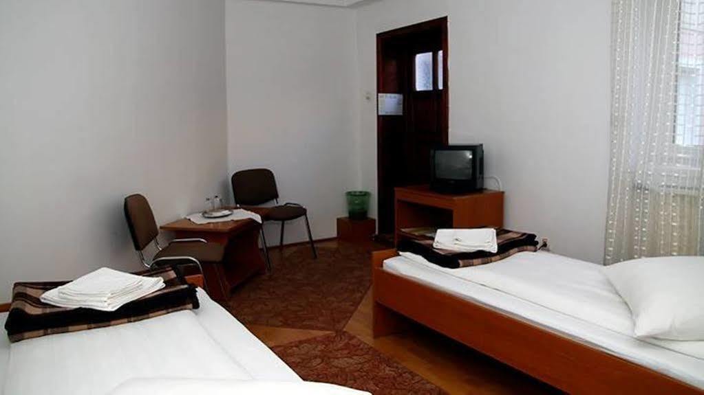 Guesthouse Casa Baciu ซีบิว ภายนอก รูปภาพ