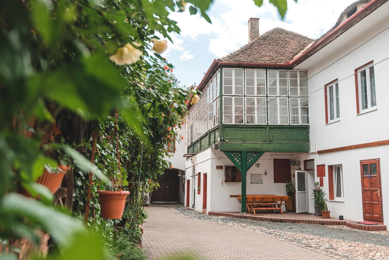 Guesthouse Casa Baciu ซีบิว ภายนอก รูปภาพ