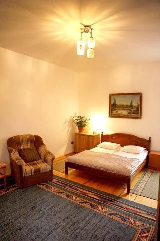 Guesthouse Casa Baciu ซีบิว ภายนอก รูปภาพ